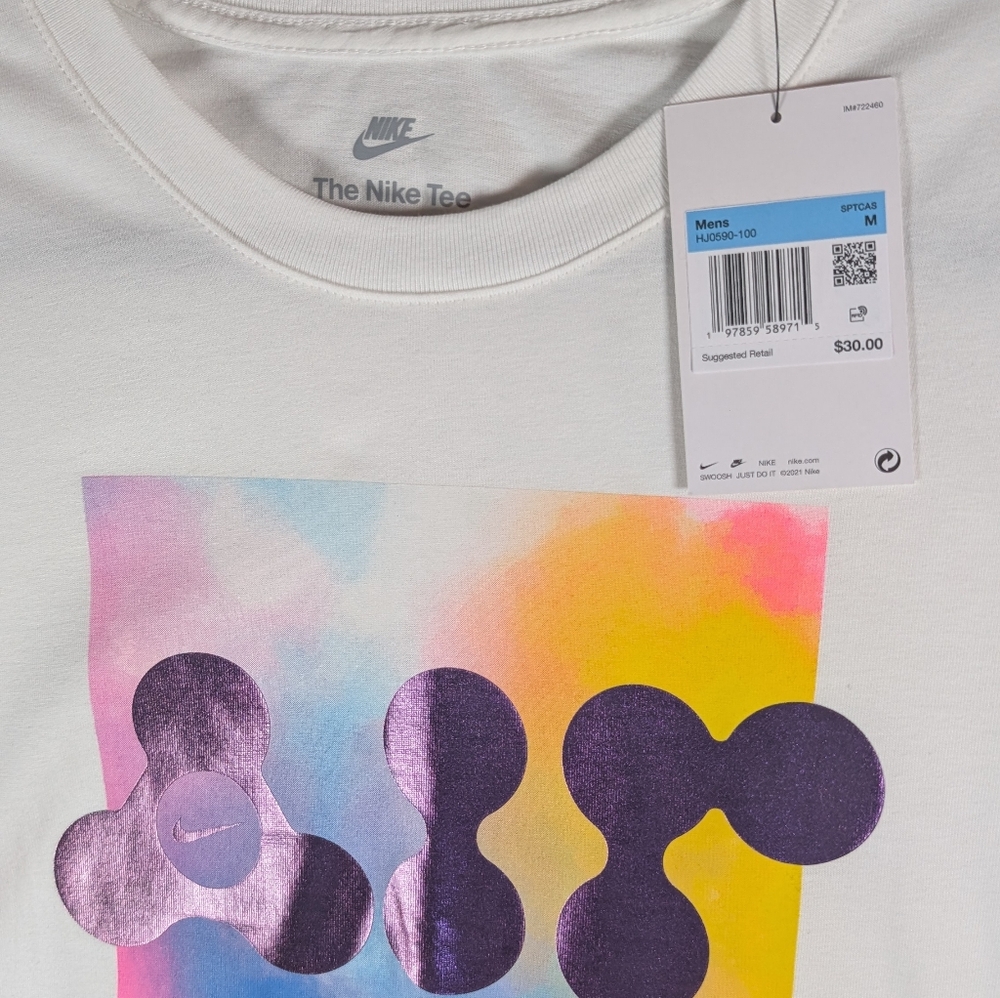 107-NWT Nike Multicolor Graphic Tee - Picture 3 of 6